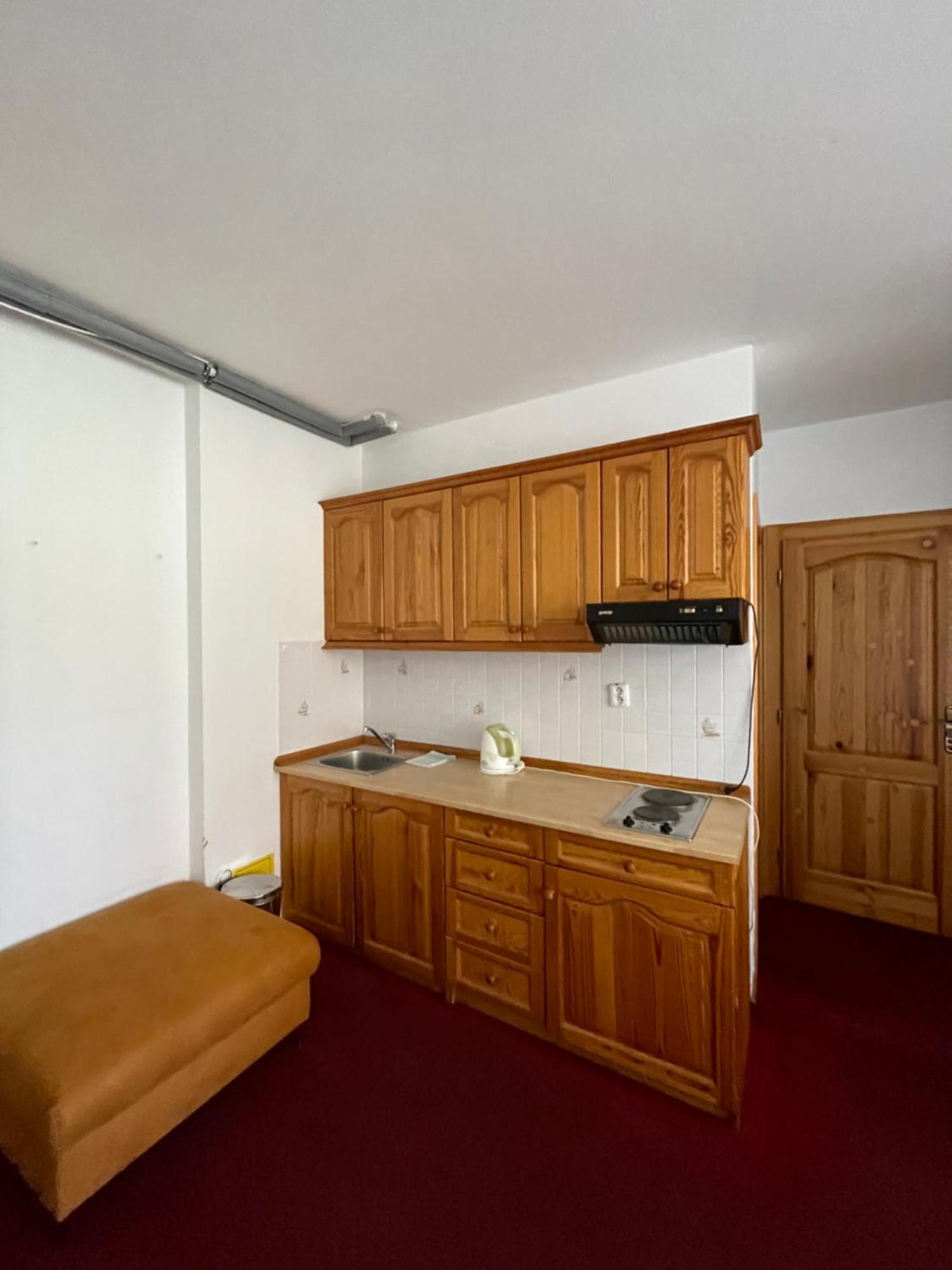 Penzion Teniscentrum Tatranská Lomnica Exteriör bild