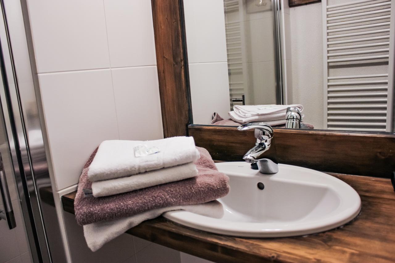 Penzion Teniscentrum Tatranská Lomnica Exteriör bild