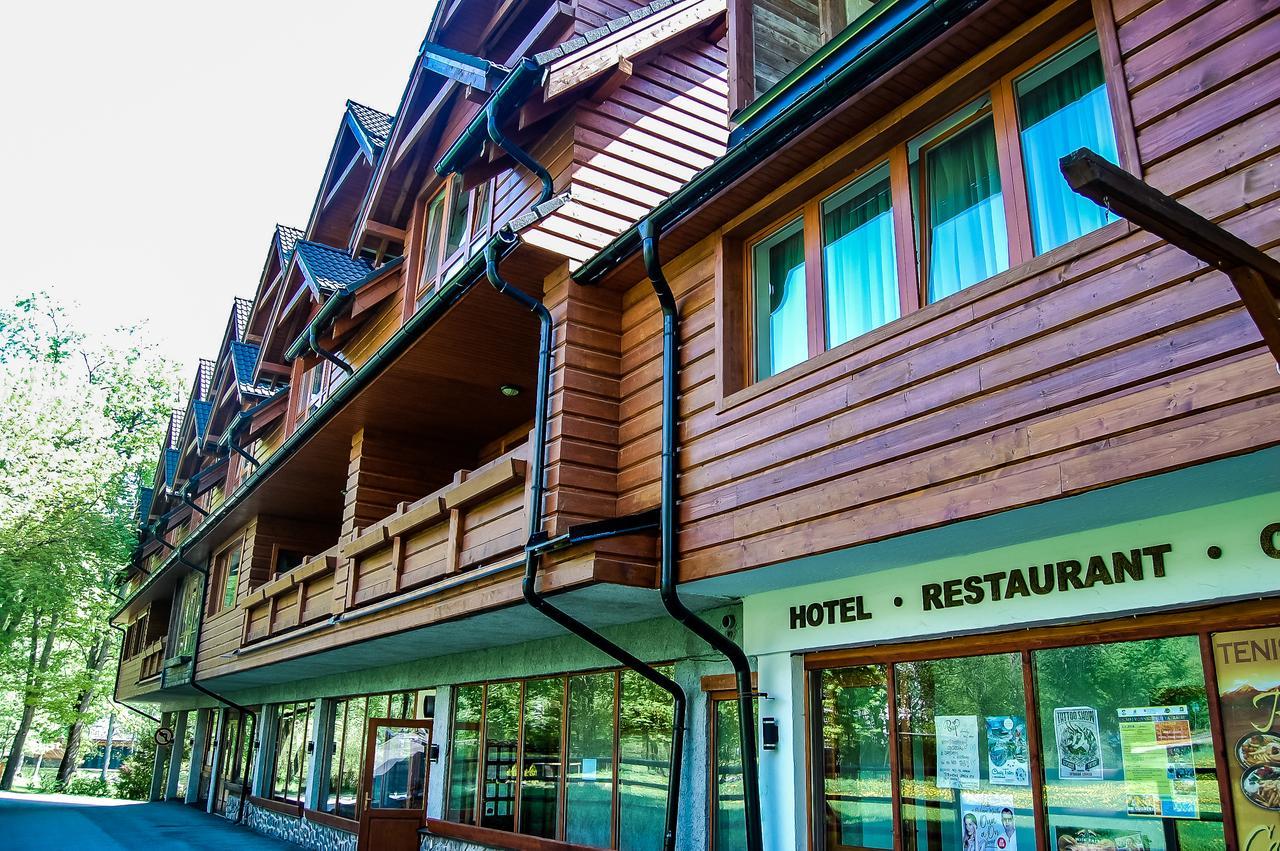 Penzion Teniscentrum Tatranská Lomnica Exteriör bild