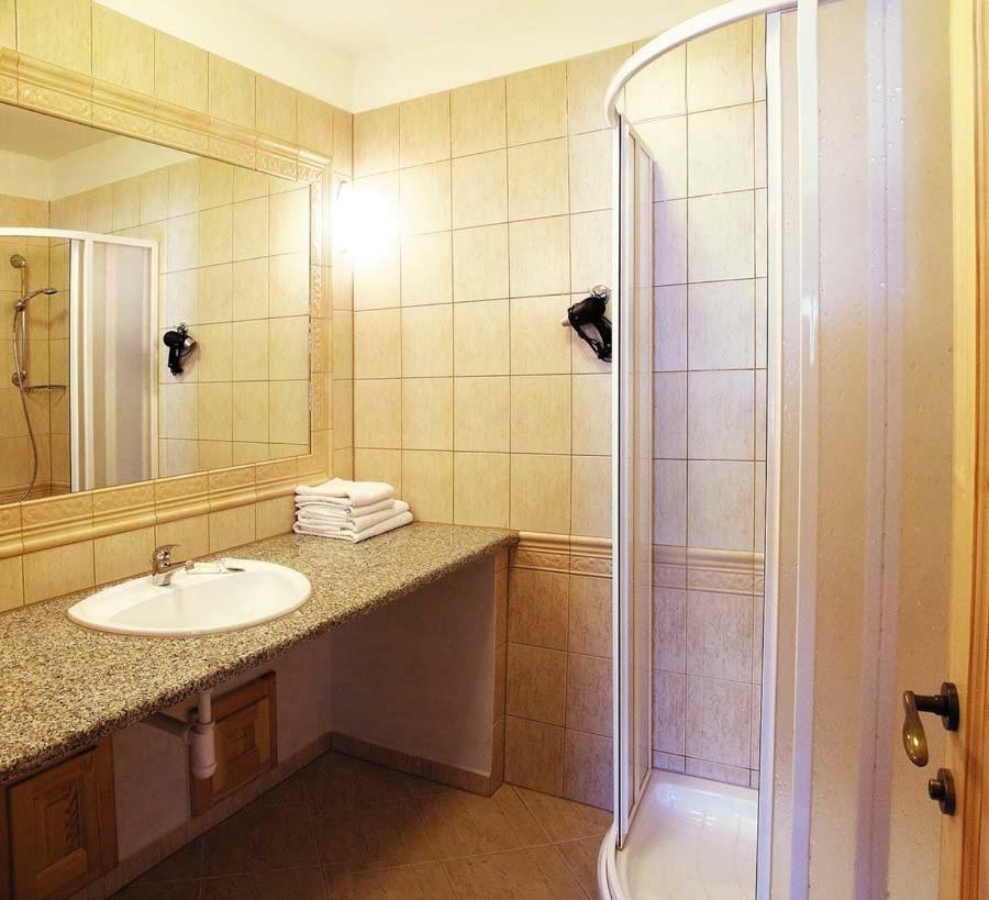 Penzion Teniscentrum Tatranská Lomnica Exteriör bild